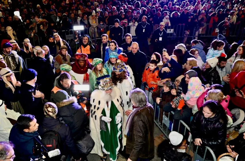 Noticias de Cantabria | El Cántabro | Una multitudinaria Cabalgata de Reyes llena de magia e ilusión las calles de Santander