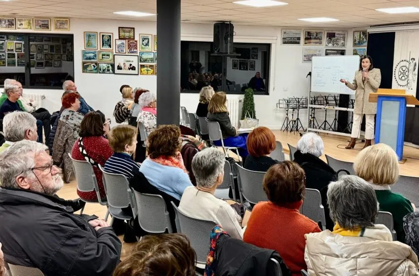  La alcaldesa informa a los vecinos sobre la tasa de gestión de residuos