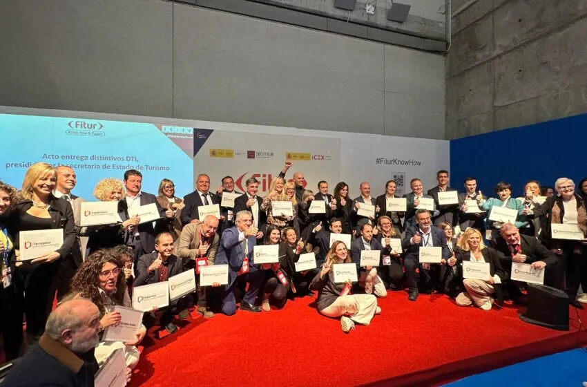 Noticias de Cantabria | El Cántabro | Santander recibe en FITUR el distintivo de destino turístico inteligente