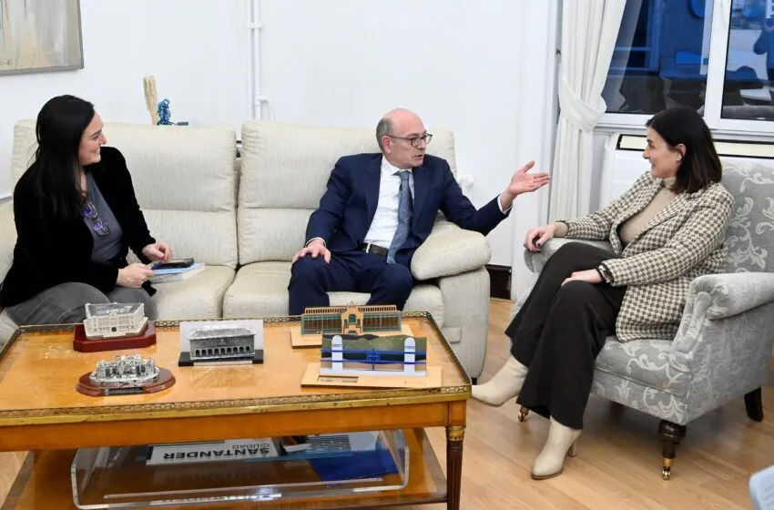  La alcaldesa recibe al nuevo rector de la UIMP para abordar las próximas líneas de colaboración