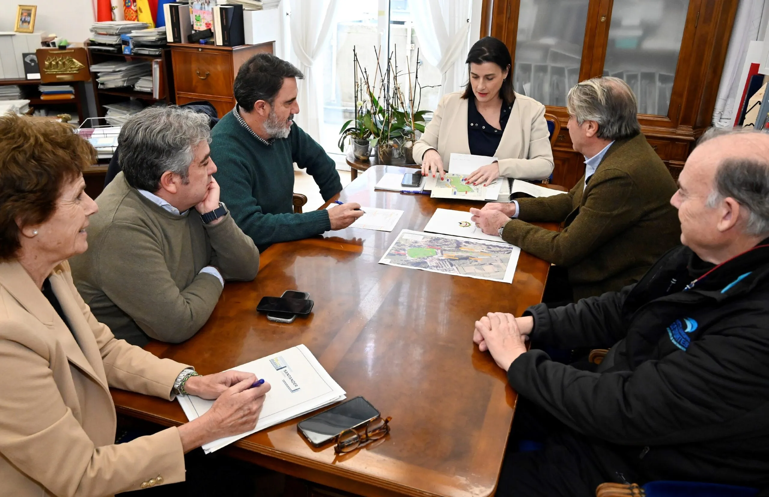 Ayuntamiento y Federación Cántabra llevarán a la Española el proyecto de pitch&putt de Mataleñas