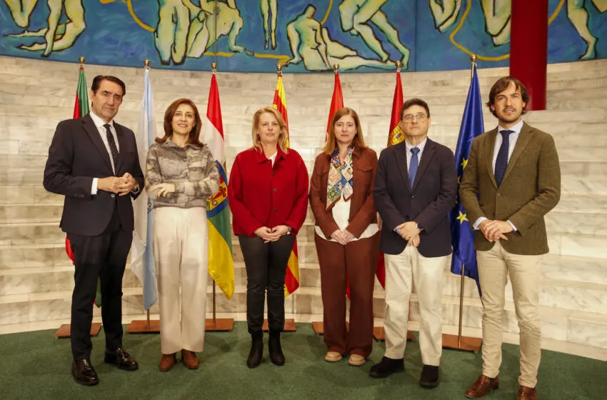 Comunidades y ciudades autónomas respaldan el Plan de Gestión del Lobo de Cantabria en la reunión celebrada en Santander