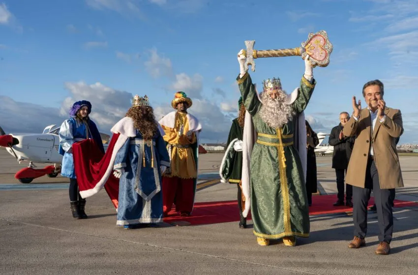  Camargo recibe a los Reyes Magos con la entrega de la Llave Mágica y una cabalgata multitudinaria