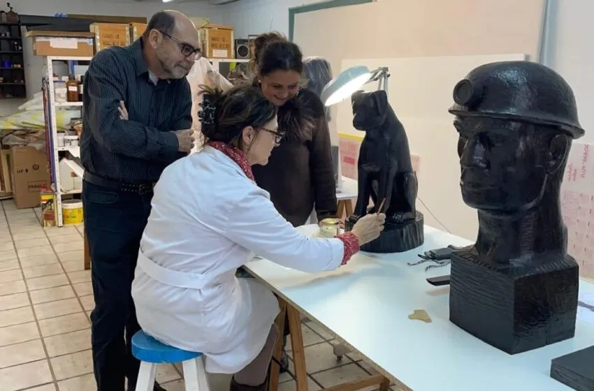  El Ayuntamiento de Torrelavega apuesta por las buenas prácticas y conserva el legado del escultor Mauro Muriedas