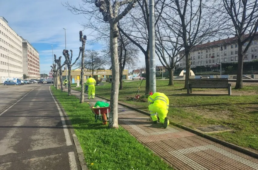  El Ayuntamiento de Camargo intensifica la limpieza y el mantenimiento de los espacios urbanos