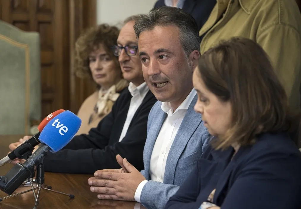 Dos empresas concurren al nuevo contrato del Servicio de Teleasistencia Domiciliaria del Ayuntamiento de Camargo