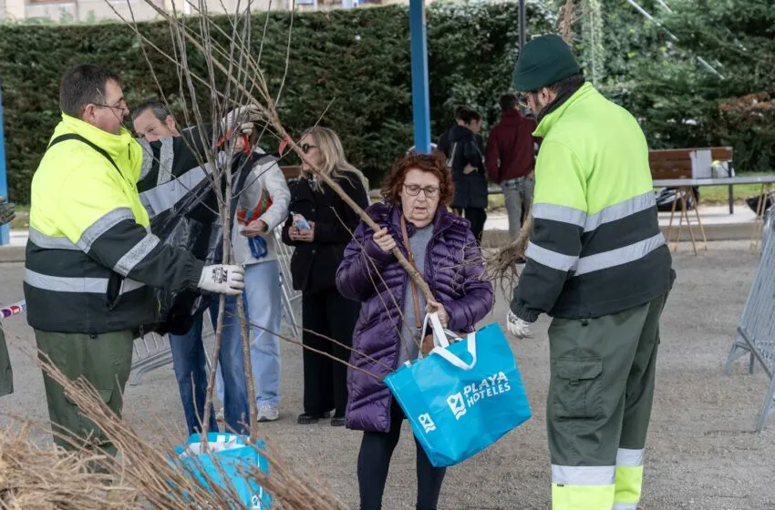  El Ayuntamiento de Camargo reparte 3.000 árboles dentro de la 33ª Campaña de Repoblación Forestal