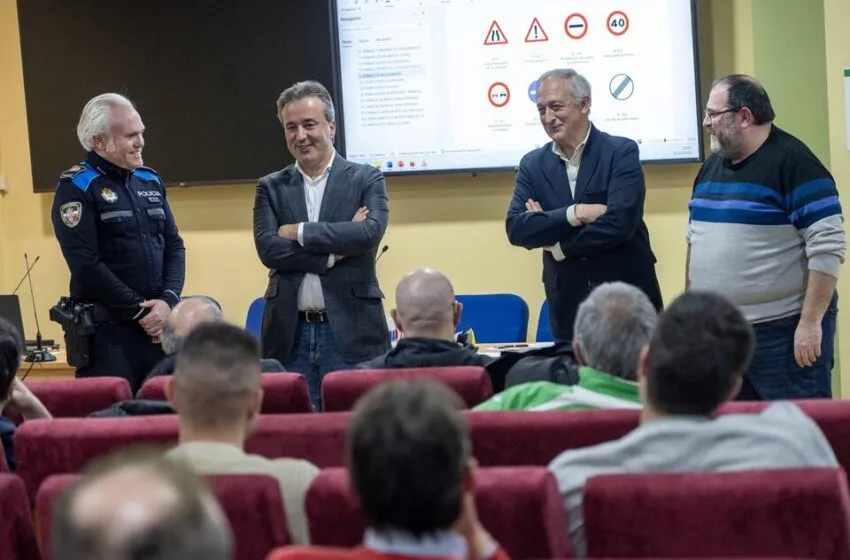  Camargo forma a voluntarios de Protección Civil de varios municipios cántabros en el Centro de Empresas