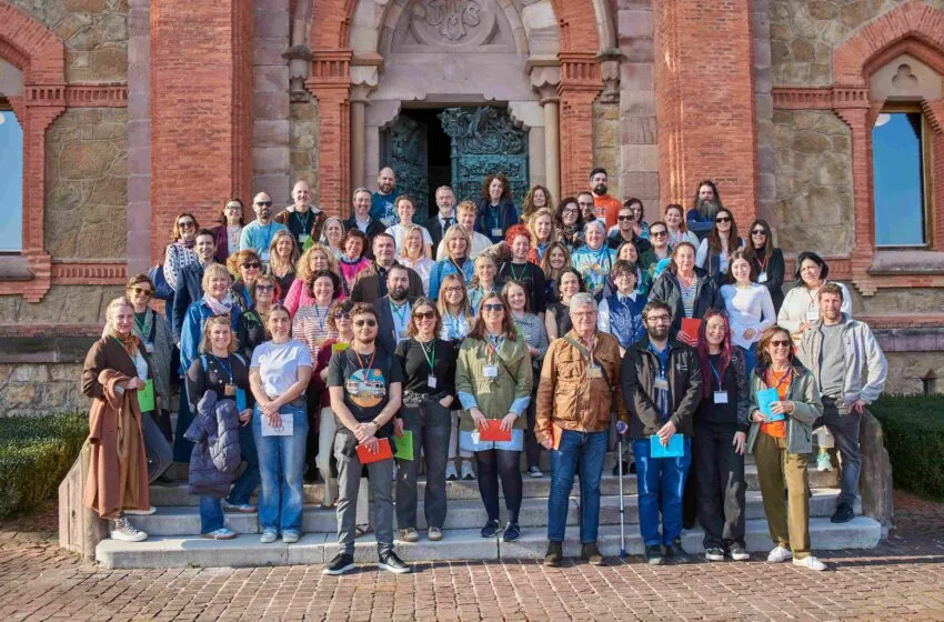 Agentes turísticos de toda Cantabria viajan a 1892 en la III Jornada de Convivencia y Formación Turística de Comillas