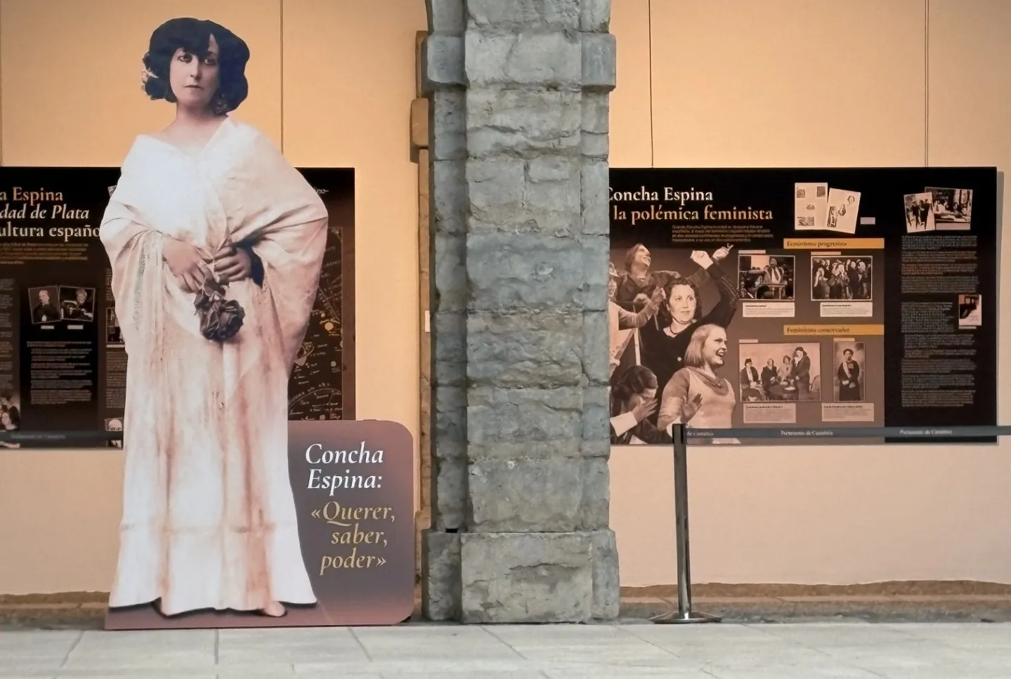 El Parlamento amplía las visitas gratuitas a la exposición sobre Concha Espina tras el éxito de público