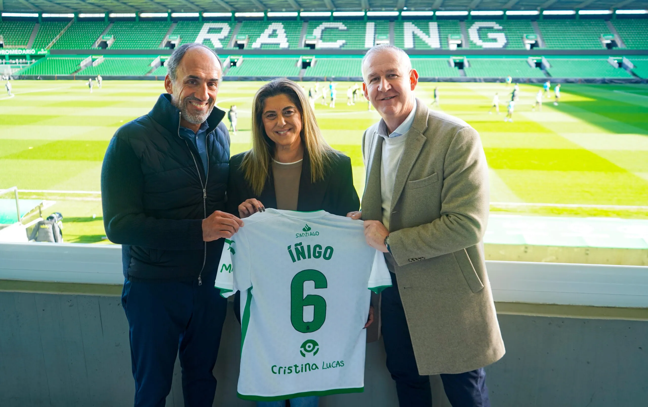 El Racing convierte su camiseta en un hogar para familias con menores trasplantados