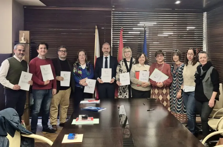  Educación, sindicatos y patronal firman un acuerdo de jubilación parcial para los docentes de los centros concertados