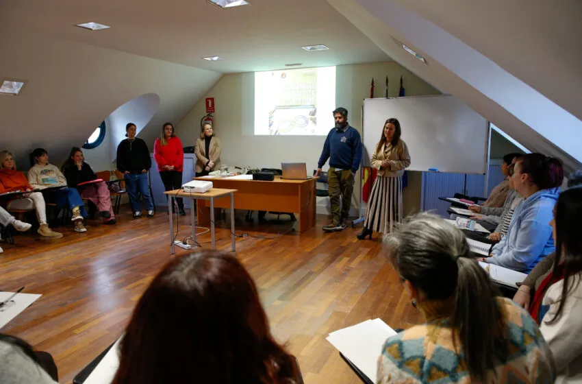 Noticias de Cantabria | El Cántabro | Gómez del Río destaca la oferta formativa de la Escuela Oficial de Tiempo Libre para dar respuesta a las necesidades de especialización y reciclaje profesional de los jóvenes