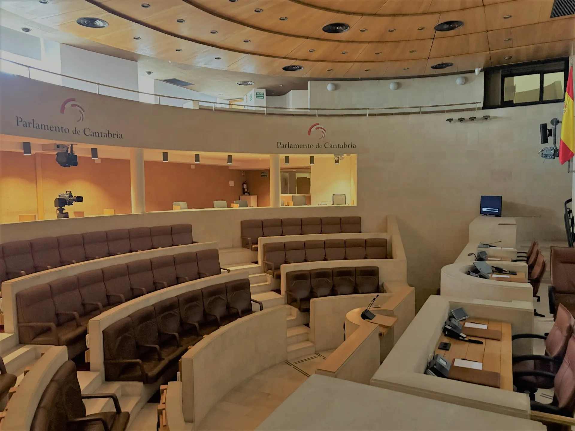 El Parlamento decidirá si se persona ante el Constitucional para defender su Ley de Simplificación