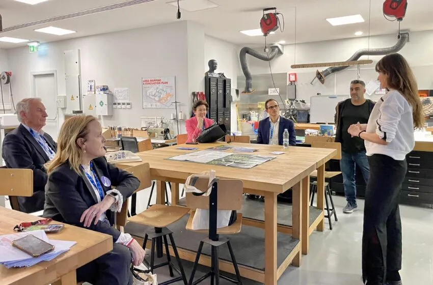  Urrutia visita el centro de excelencia CYENS en Nicosia