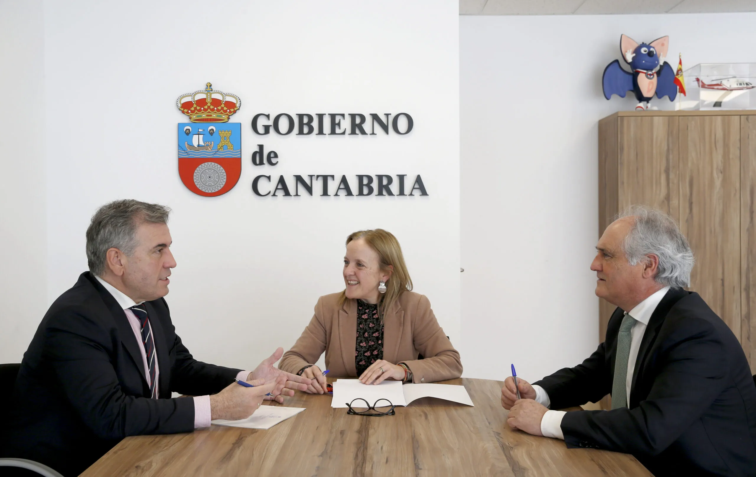 La Consejería de Justicia y Colegio de la Abogacía abordan la implantación de los tribunales de instancia y la mejora de la asistencia jurídica gratuita en Cantabria