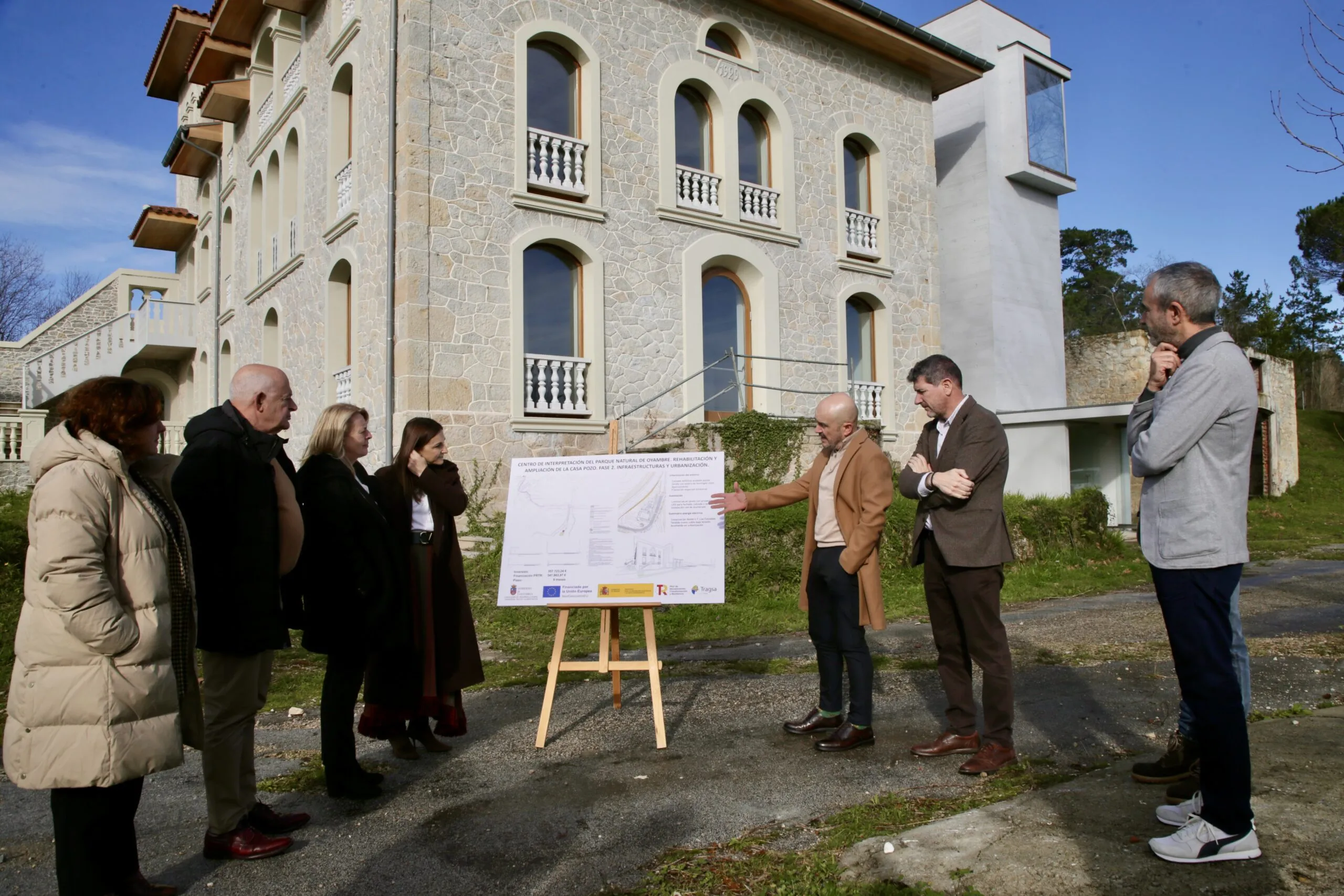 María Jesús Susinos presenta la segunda fase de la Casa Pozo en San Vicente de la Barquera
