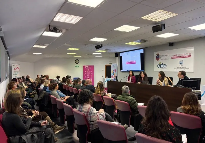 El Gobierno organiza un encuentro con agentes de empleo y de desarrollo local para dar a conocer el programa Relevo Cantabria entre emprendedores y empresarios de la región