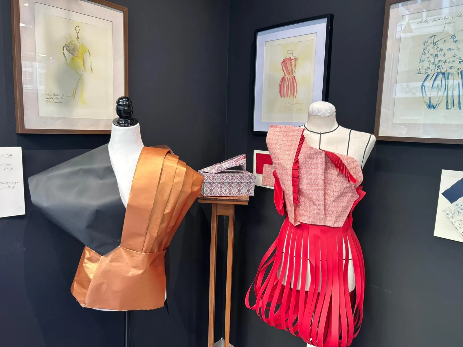 La moda que no esperabas: Santander se rinde a una colección creada íntegramente con papel