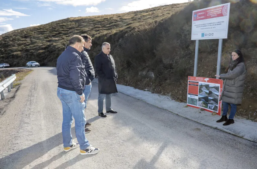  Fomento invierte 48.157 euros en la reparación del argayo registrado en el acceso a La Collada de Brenes en Cieza