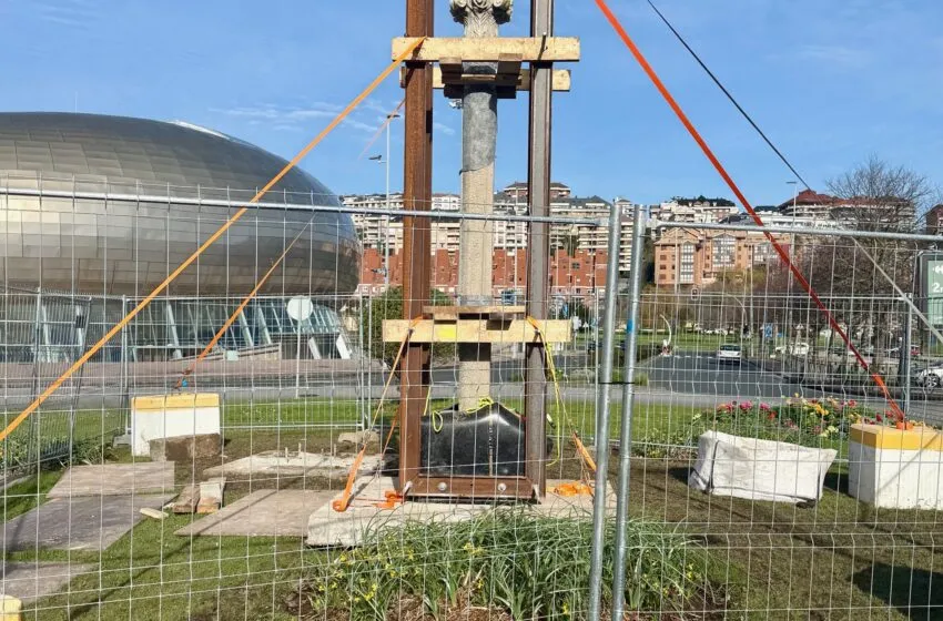  El Ayuntamiento actúa en el cruceiro de la rotonda de El Sardinero para elevarlo e iluminarlo