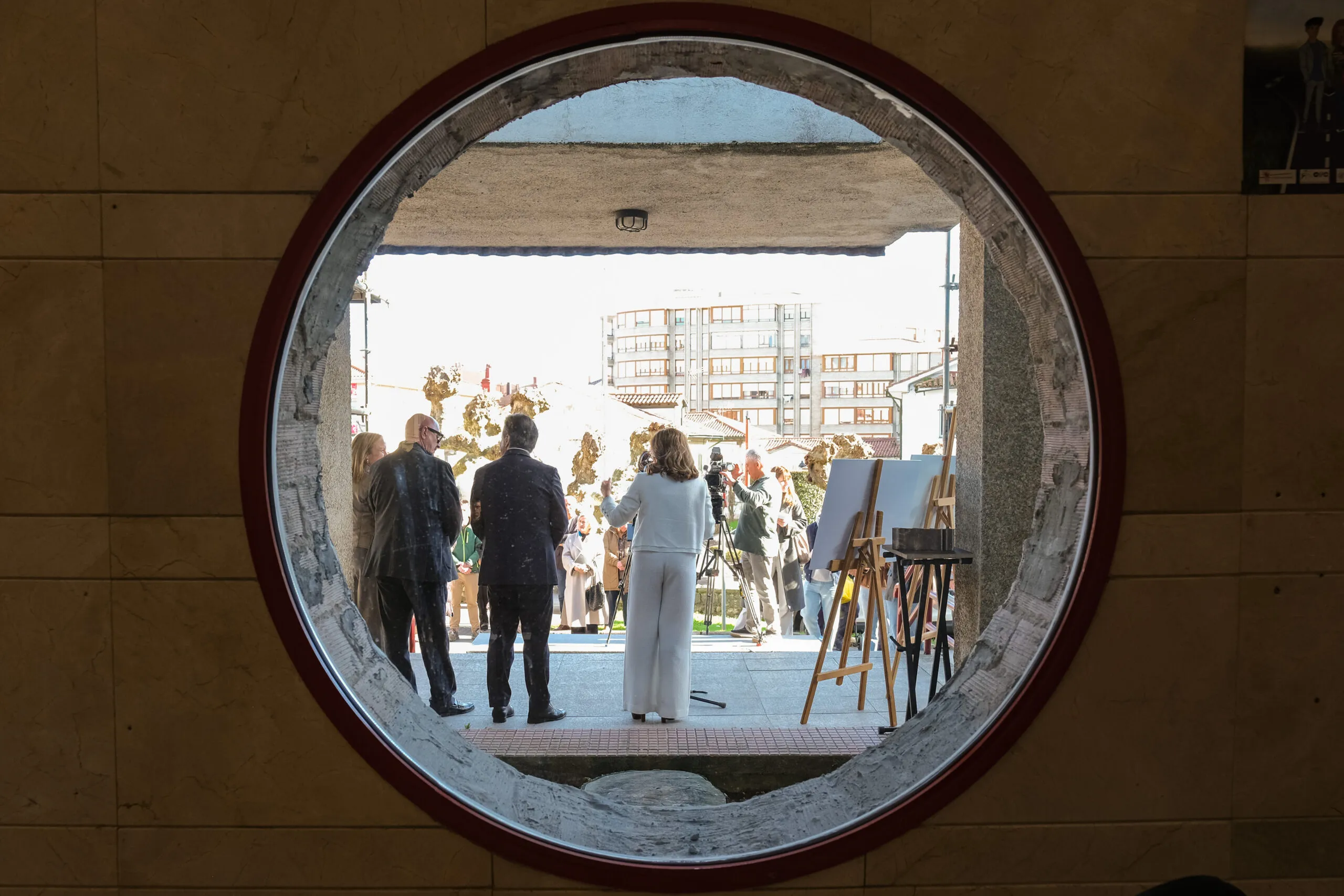 Buruaga destaca la «apuesta rotunda» del Gobierno por la Atención Primaria para «superar el abandono» de los últimos años