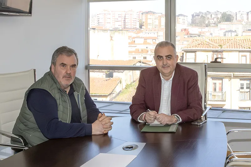 Fomento reafirma su compromiso para ejecutar la rehabilitación integral de las antiguas escuelas de Liendo