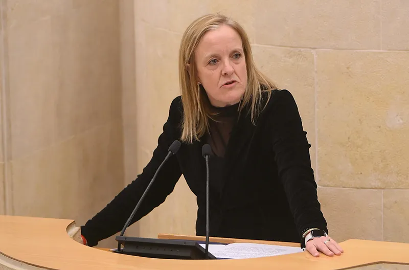 Urrutia reivindica la unión y el acuerdo para proteger a las víctimas del terrorismo tras la aprobación de una nueva reforma de la Ley autonómica