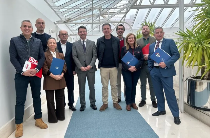  Pescadores y responsables del Geoparque Costa Quebrada analizan en el Parlamento la futura Ley de Transporte Marítimo