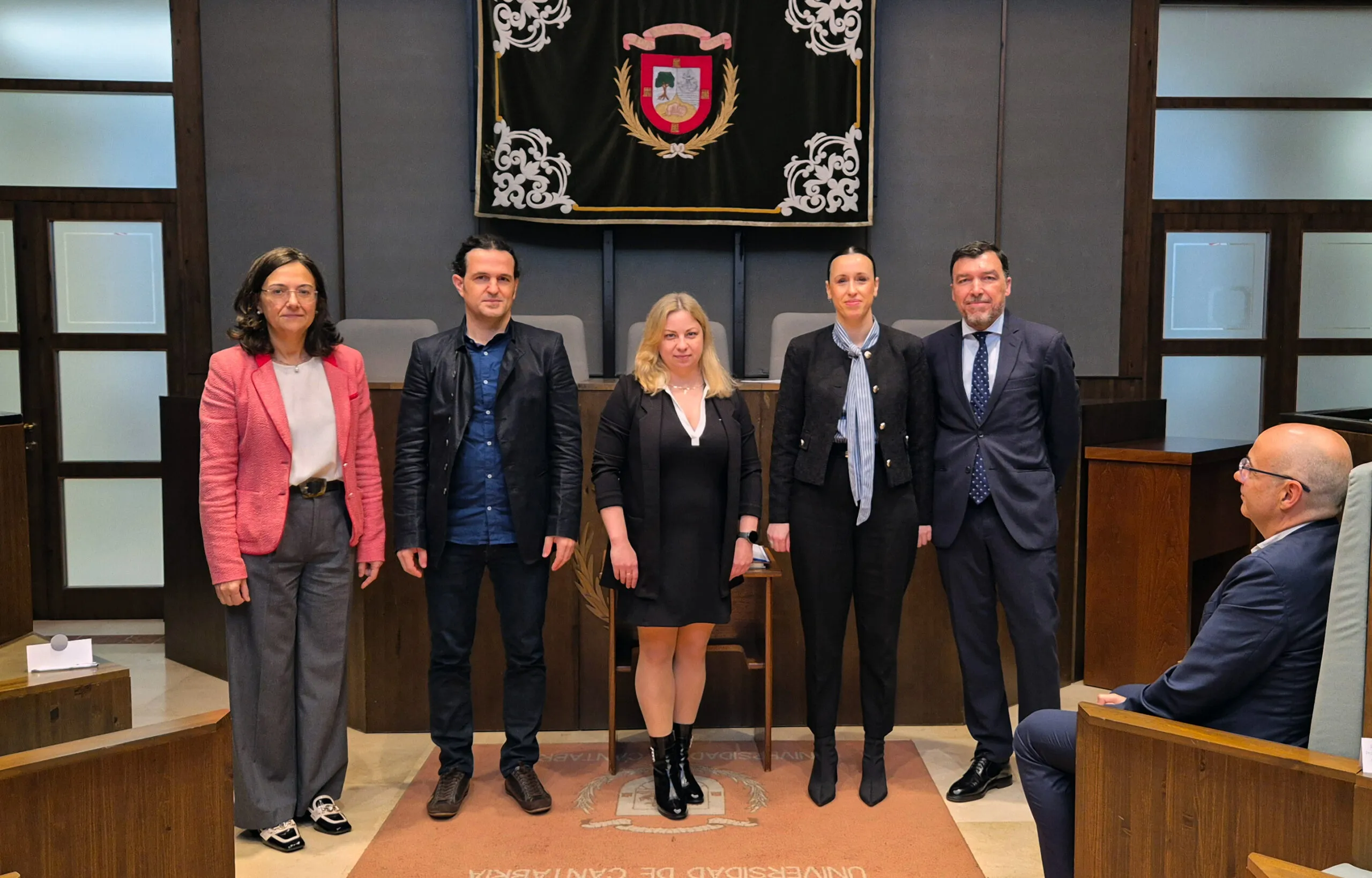 Conchi López preside la toma de posesión de un catedrático, dos profesoras titulares y un profesor titular de la Universidad de Cantabria
