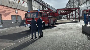  La Oficina técnica de la Consejería y técnicos municipales del Ayuntamiento visitarán mañana el CEIP Virgen de Valencia para reparar con carácter urgente la fachada lateral desprendida esta madrugada