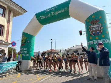  Marco Gómez y  Daniela Herrera, vencedores absolutos de la II Milla urbana Valle de Piélagos celebrada este domingo en Liencres
