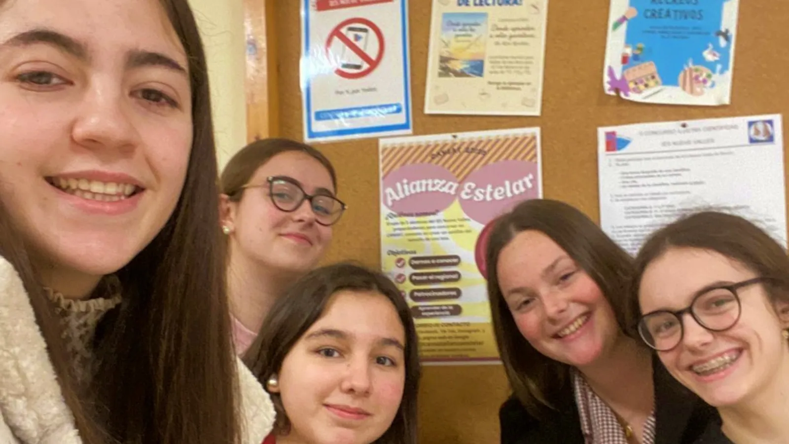 Cinco alumnas de Reocín que ya trabajan como ingenieras aeroespaciales (aunque aún estén en 4º de la ESO)