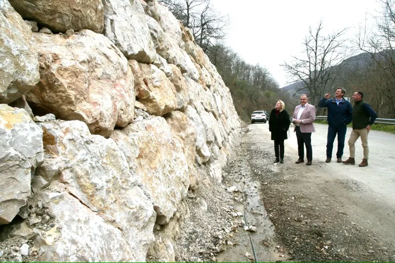  Fomento invierte más de 251.000 euros para mejorar las infraestructuras y servicios de Pesaguero