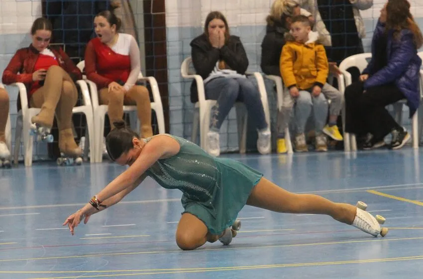 El Polideportivo Municipal se llenó el sábado con el I Campeonato Villa de San Vicente de la Barquera de Patinaje Artístico