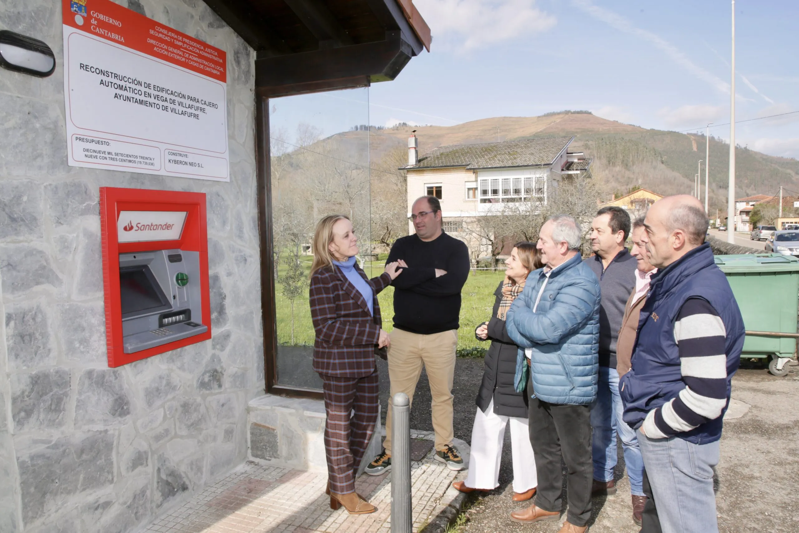 El Gobierno de Cantabria refuerza los servicios en Villafufre para combatir el despoblamiento rural