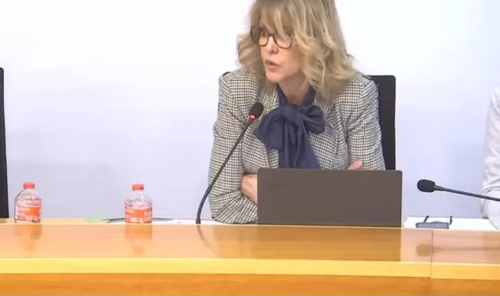 Bezana aprueba prohibir el acceso con burka o niqab a dependencias municipales