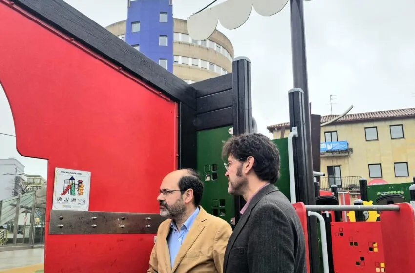 Torrelavega instala pictogramas en los parques infantiles dentro del plan “Torrelavega, una ciudad para tod@s”