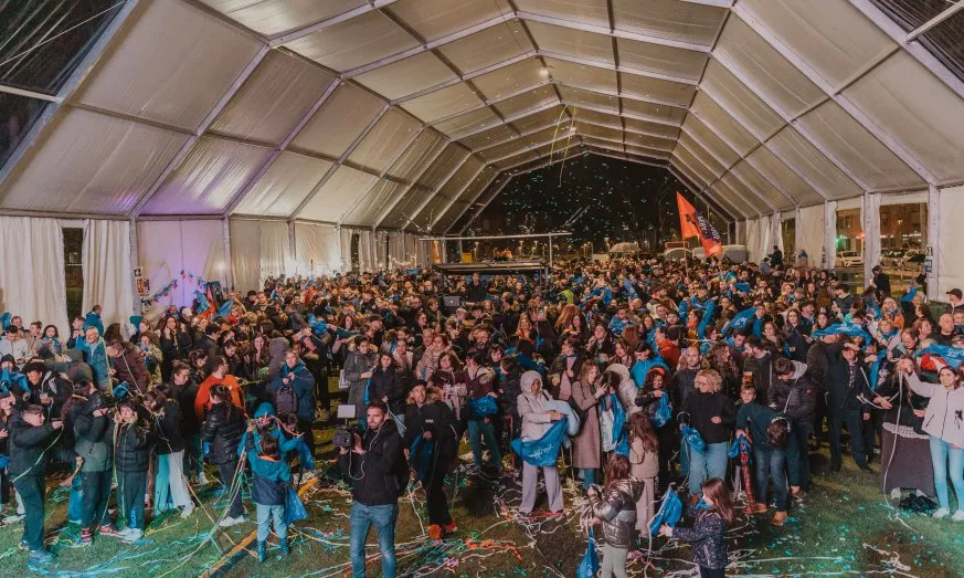 ASTILLERO DA EL PISTOLETAZO DE SALIDA A LAS FIESTAS DE SAN JOSÉ 2026 CON UN PREGÓN QUE REÚNE A MILES DE PERSONAS