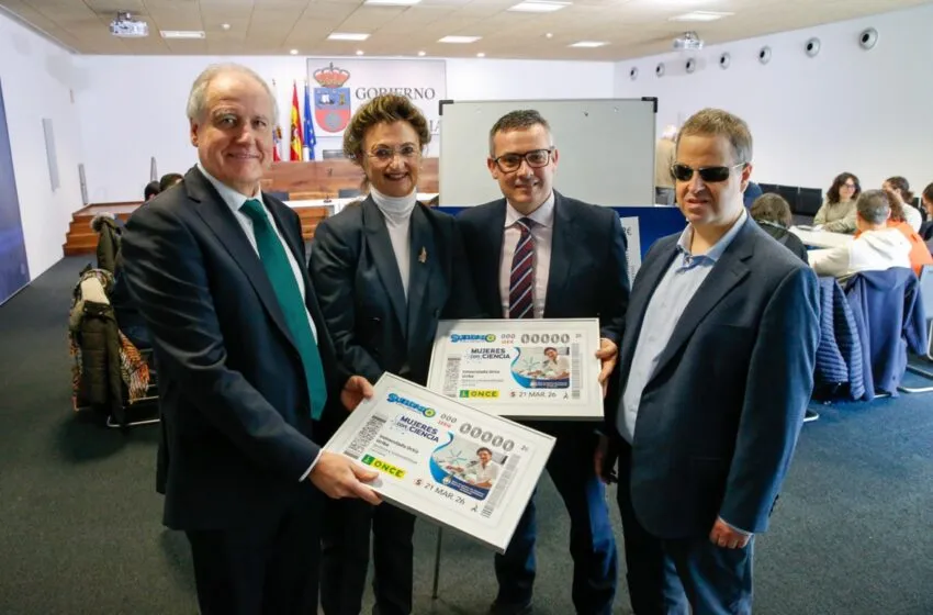 De izquierda a derecha, Eduardo Arasti, Inmaculada Ortiz, Oscar Pérez y Sergio Olavarría (Foto: Lara Revilla)