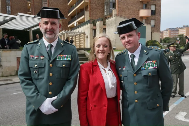 Urrutia ofrece la colaboración del Gobierno autonómico al nuevo jefe de la Zona de la Guardia Civil de Cantabria