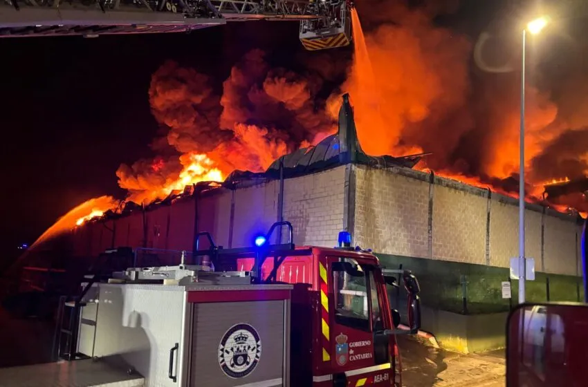  El Gobierno de Cantabria activa la situación 1 del PLATERCANT por el incendio de los Tánagos