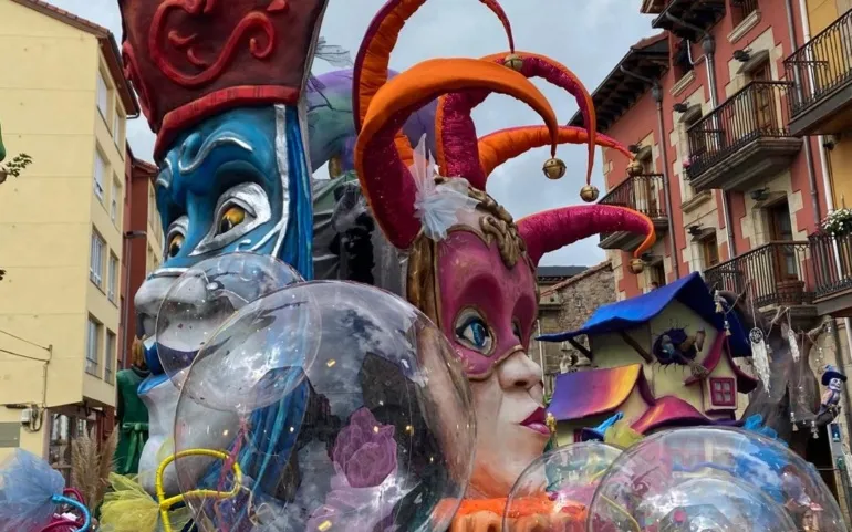  Festejos convoca a los peñistas para escuchar propuestas sobre las carrozas de San Mateo 2026