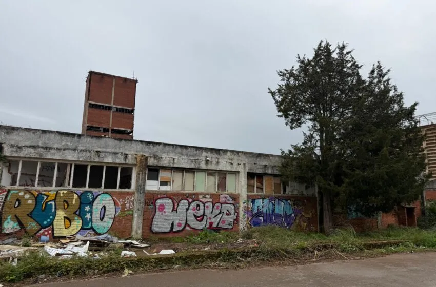  VOX alerta del “grave riesgo” en la antigua fábrica de SIMSA y exige su desalojo inmediato