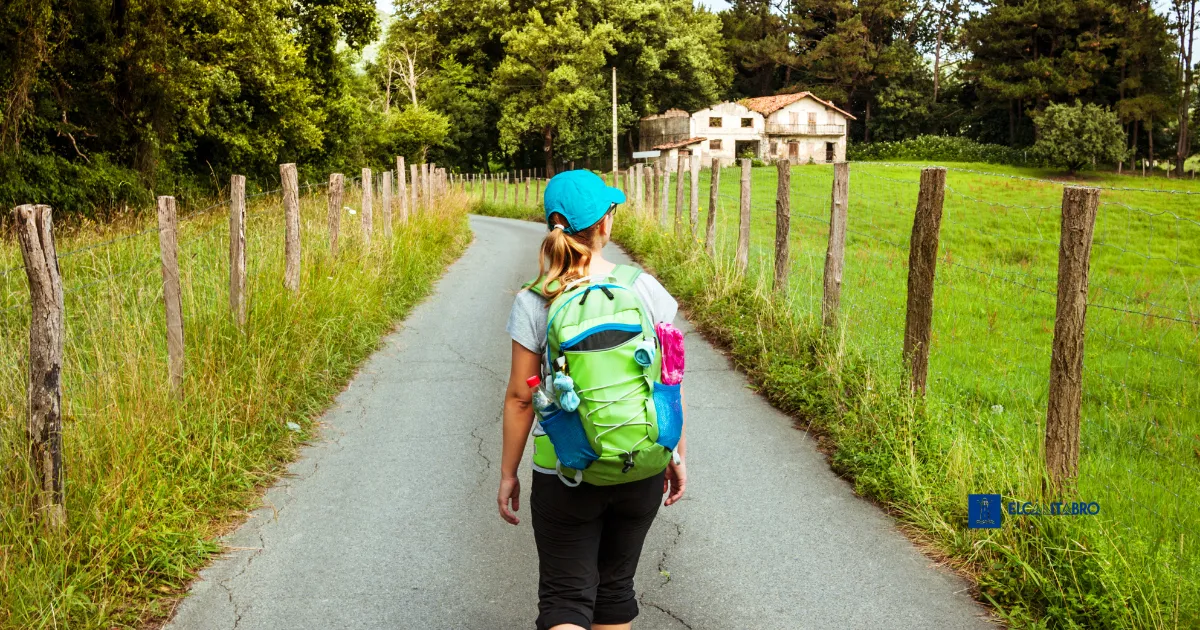 Correos activa el transporte de mochilas para peregrinos en el Camino del Norte a su paso por Cantabria
