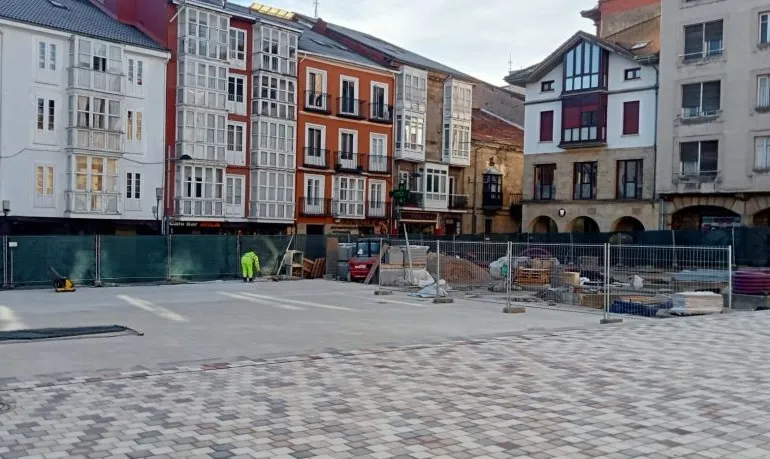 El Ayuntamiento convoca a los vecinos y comerciantes a una reunión sobre las obras de la Plaza de España