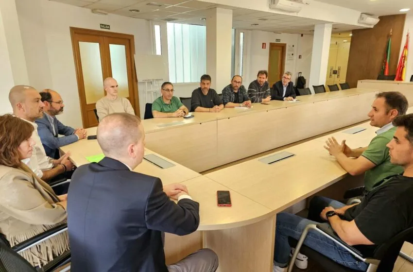 Los ayuntamientos de Torrelavega, Polanco y San Felices trasladan su apoyo unánime a los trabajadores de Solvay