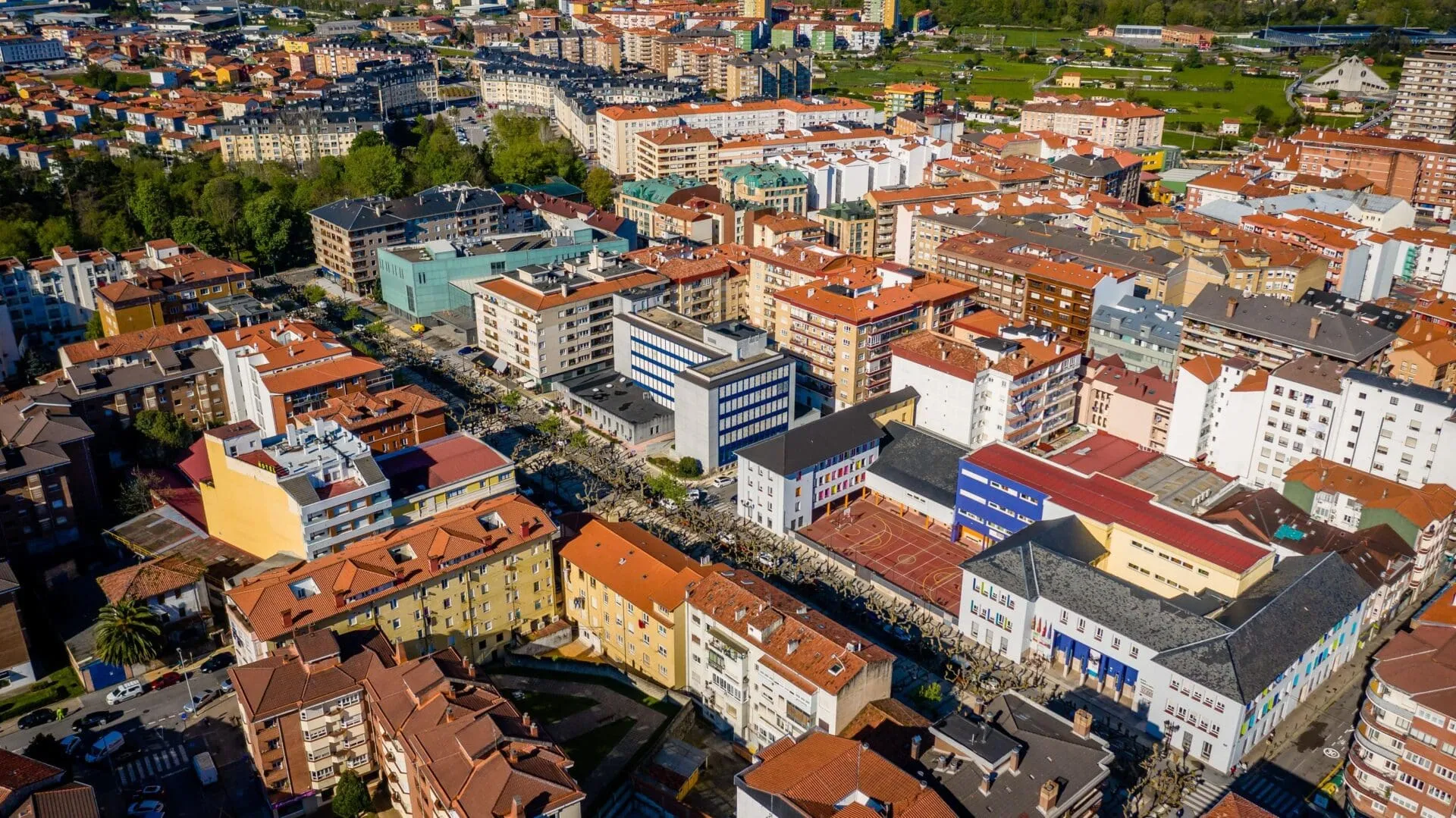 Torrelavega licita la adquisición de un pavimento de madera portátil para la celebración de eventos culturales y deportivos