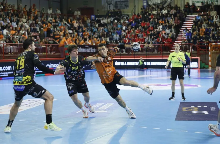  El Bathco BM Torrelavega busca revancha en O Gatañal para prolongar su racha de victorias