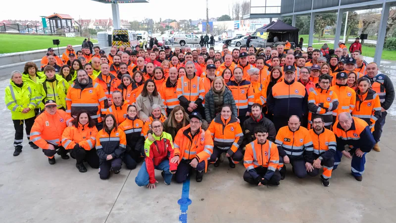 Voluntarios de protección civil dan a conocer su contribución social durante el encuentro organizado por el Gobierno de Cantabria